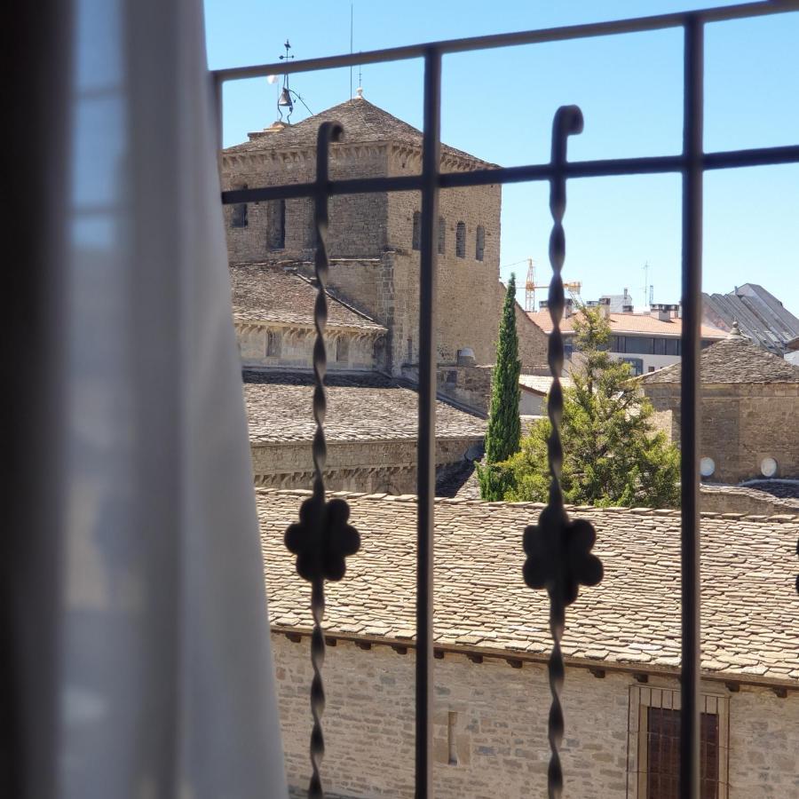 Mirador De La Catedral Apartment Jaca Exterior photo
